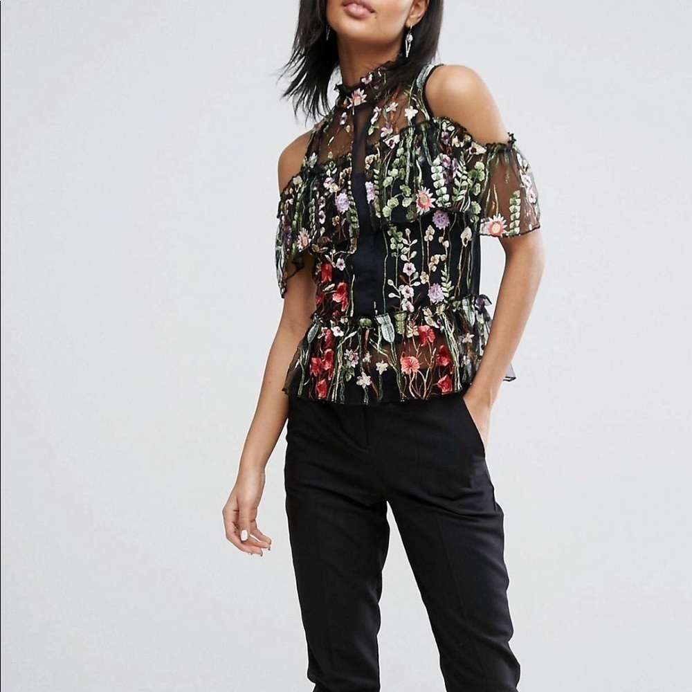 River island embroidered frill top - EUR 36